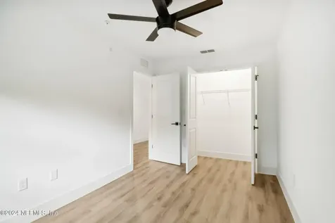 1924 Danese Court Jacksonville FL 32207