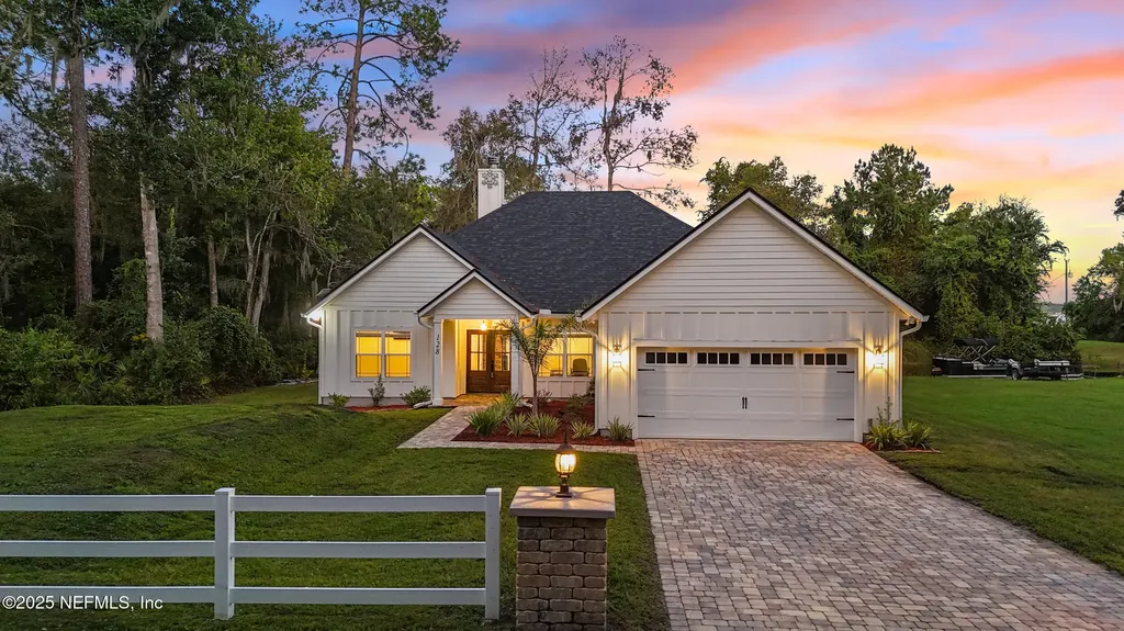 128 Santa Rosa Street Florahome FL 32140
