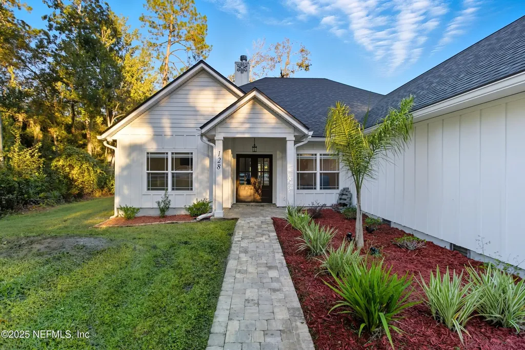 128 Santa Rosa Street Florahome FL 32140