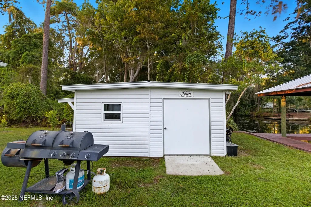 128 Santa Rosa Street Florahome FL 32140