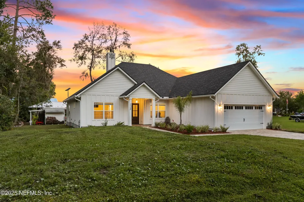 128 Santa Rosa Street Florahome FL 32140