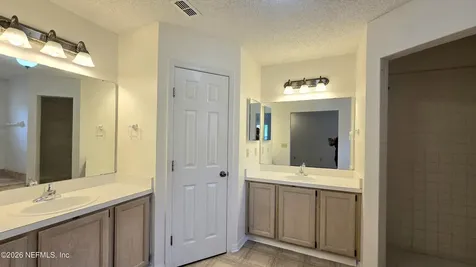 8636 Charlesgate Circle N Jacksonville FL 32244