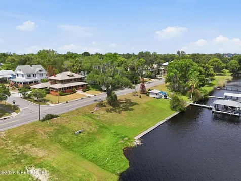520 River Street Palatka FL 32177