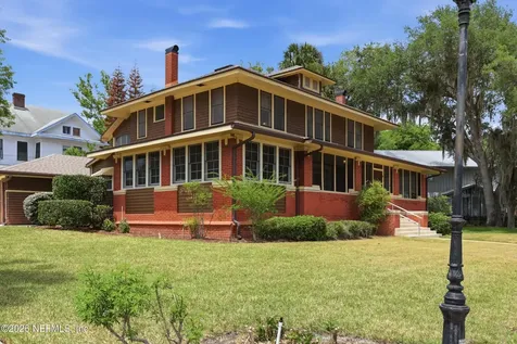 520 River Street Palatka FL 32177