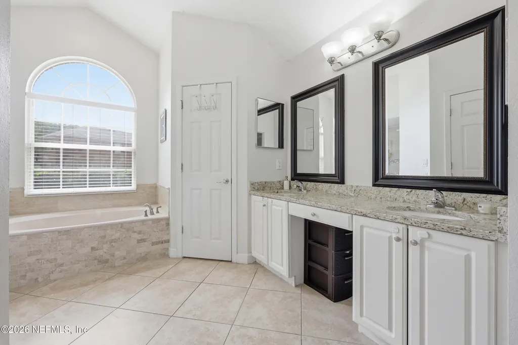 10385 Walden Glen Court Jacksonville FL 32256