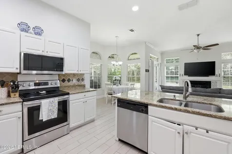 10385 Walden Glen Court Jacksonville FL 32256