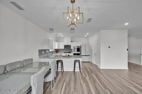 136 Peace River Road St. Johns FL 32259