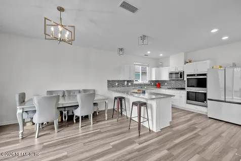 136 Peace River Road St. Johns FL 32259