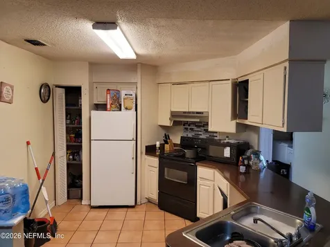 4546 Melissa Court W Jacksonville FL 32210