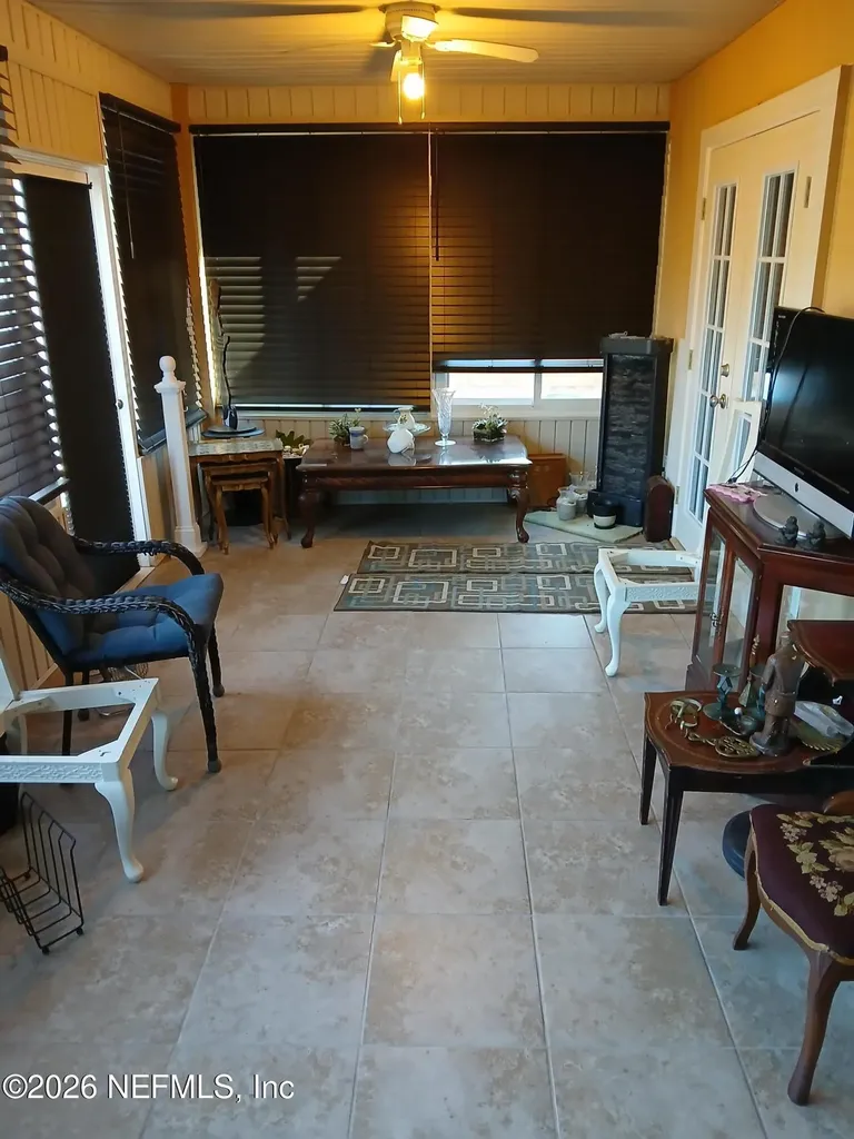 6389 Pinewood Hills Drive Jacksonville FL 32218