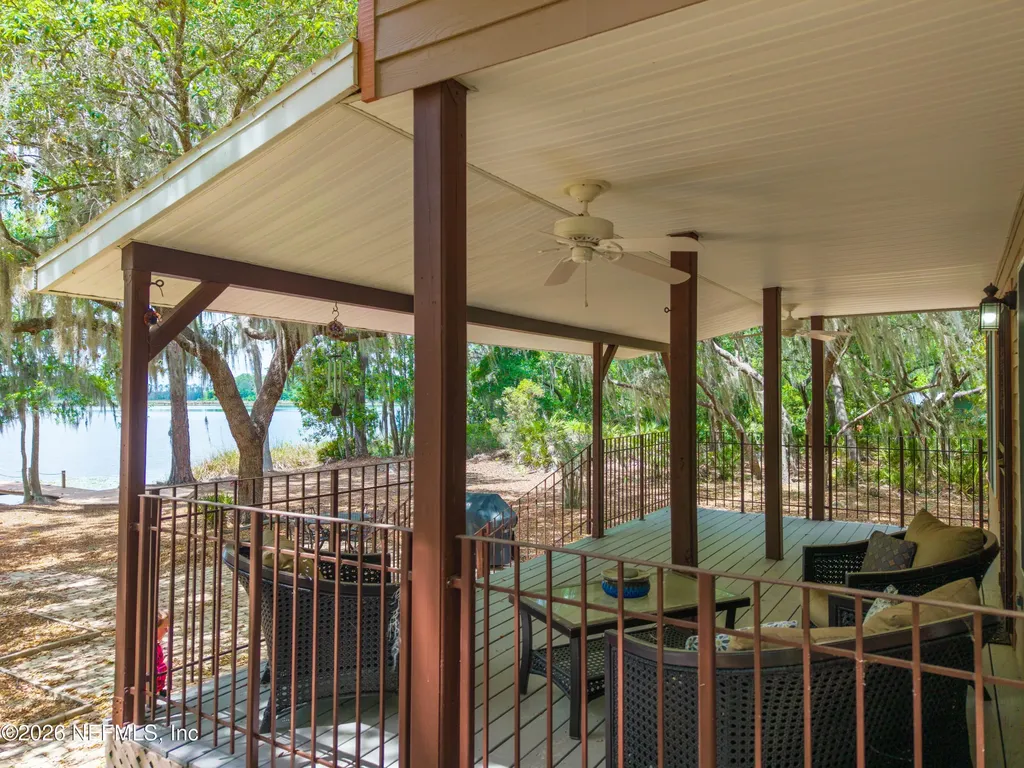 150 Indian Lakes Road Hawthorne FL 32640