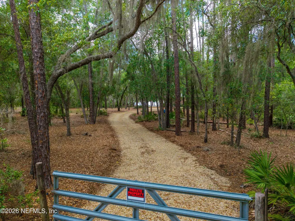150 Indian Lakes Road Hawthorne FL 32640