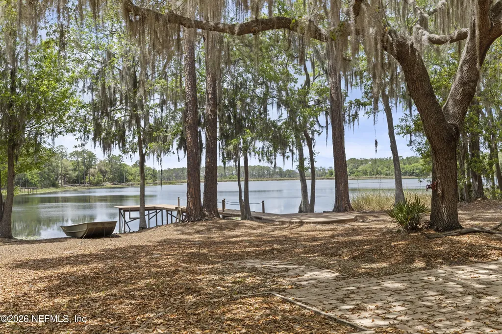 150 Indian Lakes Road Hawthorne FL 32640