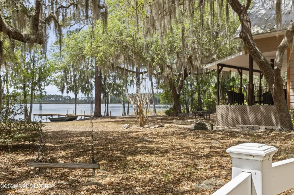 150 Indian Lakes Road Hawthorne FL 32640