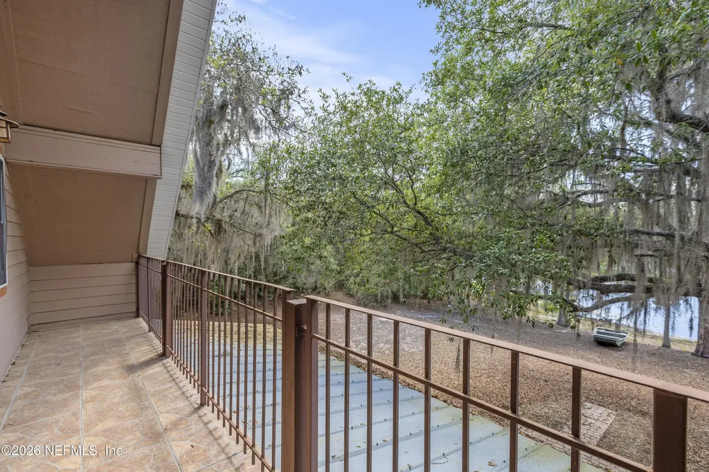 150 Indian Lakes Road Hawthorne FL 32640