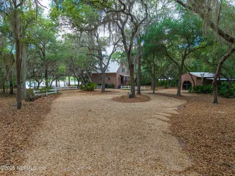 150 Indian Lakes Road Hawthorne FL 32640