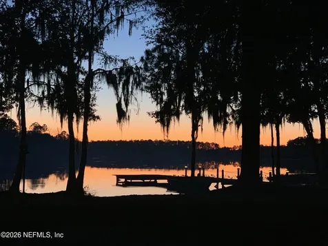 150 Indian Lakes Road Hawthorne FL 32640