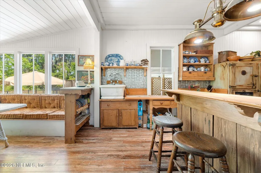 185 E River Road East Palatka FL 32131