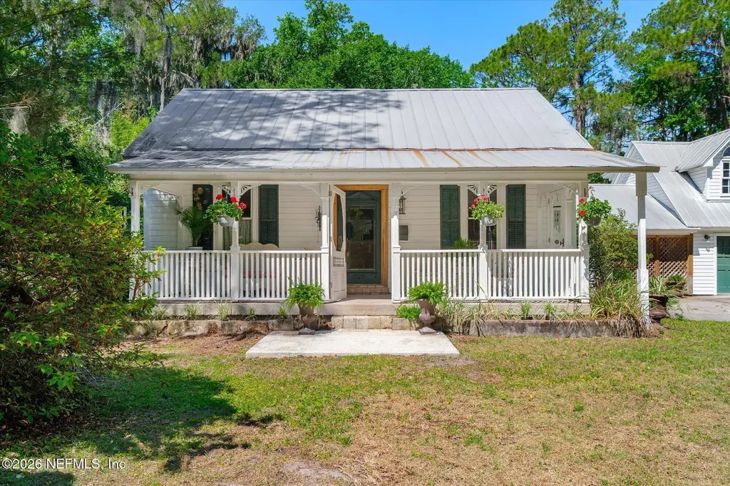 185 E River Road East Palatka FL 32131