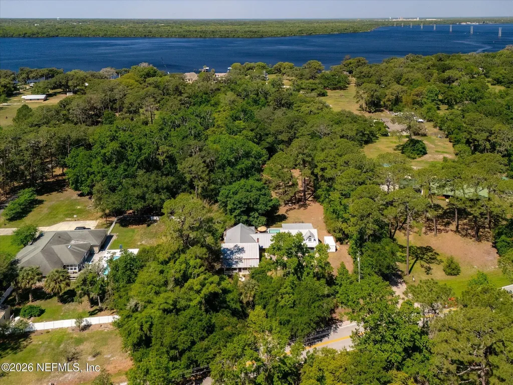 185 E River Road East Palatka FL 32131