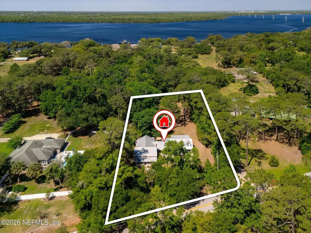 185 E River Road East Palatka FL 32131
