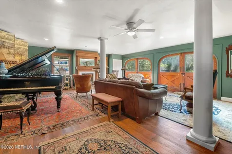 185 E River Road East Palatka FL 32131