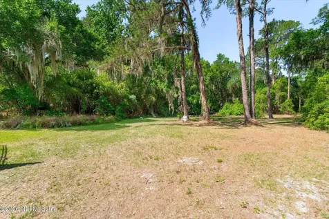 185 E River Road East Palatka FL 32131