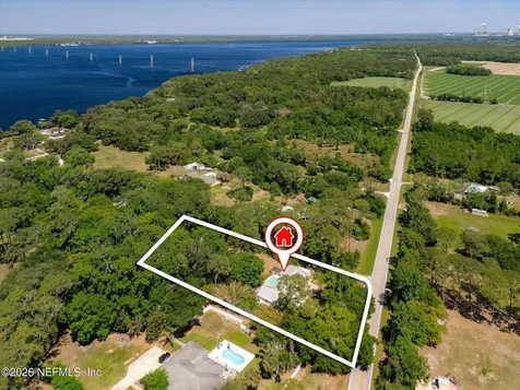 185 E River Road East Palatka FL 32131