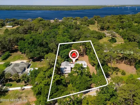 185 E River Road East Palatka FL 32131