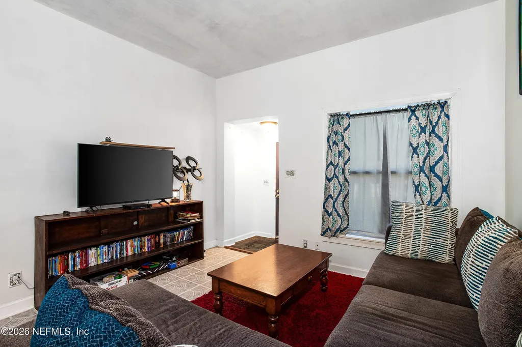 5242 Helm Avenue Jacksonville FL 32244