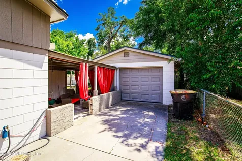 5242 Helm Avenue Jacksonville FL 32244