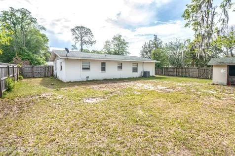9916 S Glen Avenue Glen St. Mary FL 32040