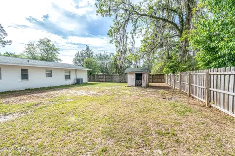 9916 S Glen Avenue Glen St. Mary FL 32040