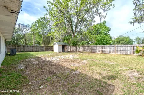 9916 S Glen Avenue Glen St. Mary FL 32040