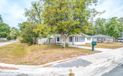 9916 S Glen Avenue Glen St. Mary FL 32040