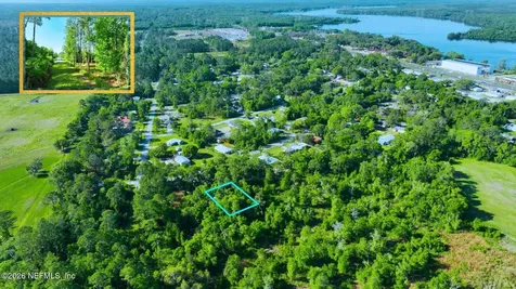 131 Granada Street East Palatka FL 32131