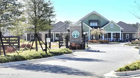 2704 Berryhill Road Green Cove Springs FL 32043