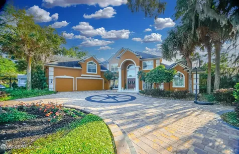 1326 Charter Court E Jacksonville FL 32225
