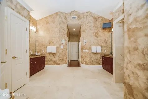 1326 Charter Court E Jacksonville FL 32225