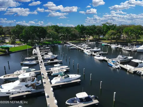 1326 Charter Court E Jacksonville FL 32225