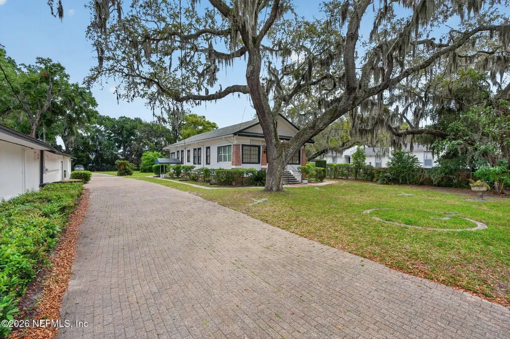 4004 Atlantic Boulevard Jacksonville FL 32207