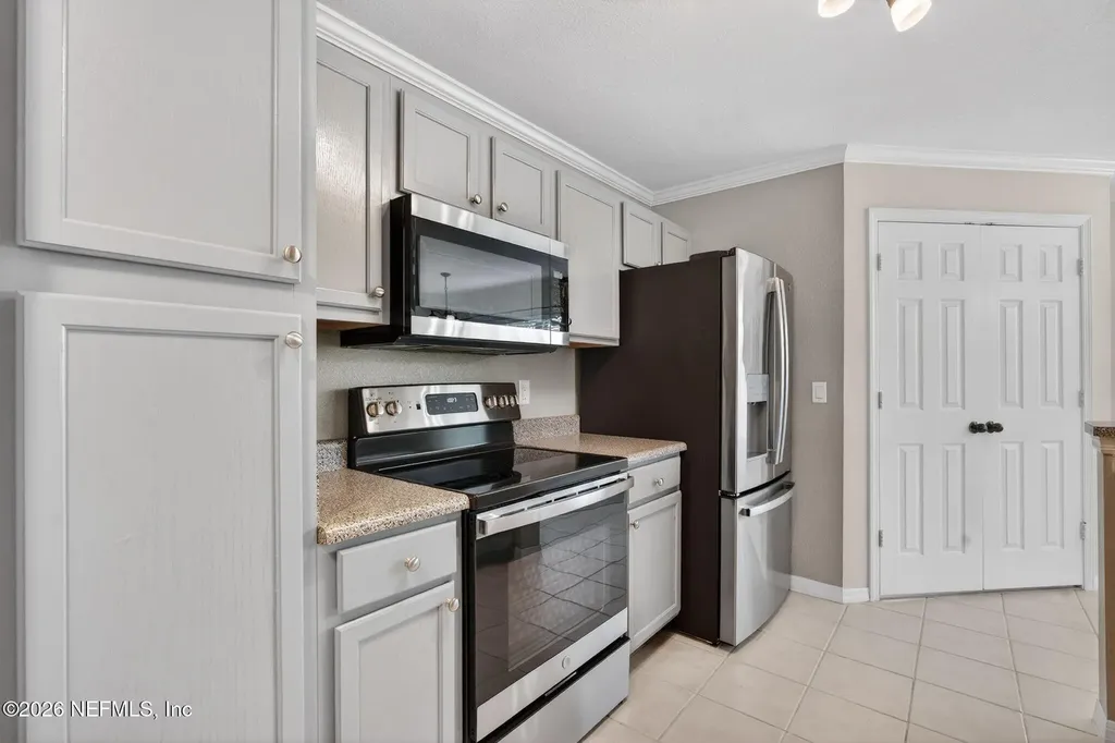 7800 Point Meadows Drive Jacksonville FL 32256