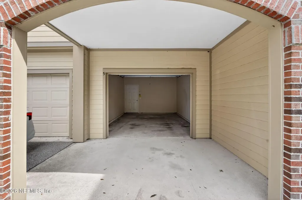 7800 Point Meadows Drive Jacksonville FL 32256