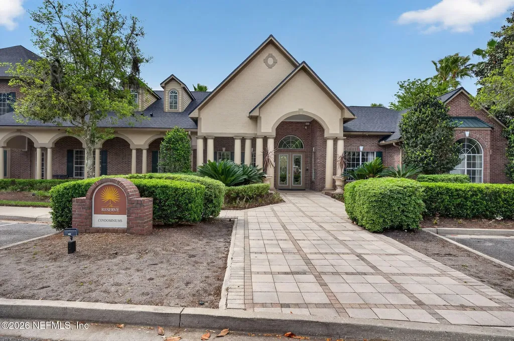 7800 Point Meadows Drive Jacksonville FL 32256