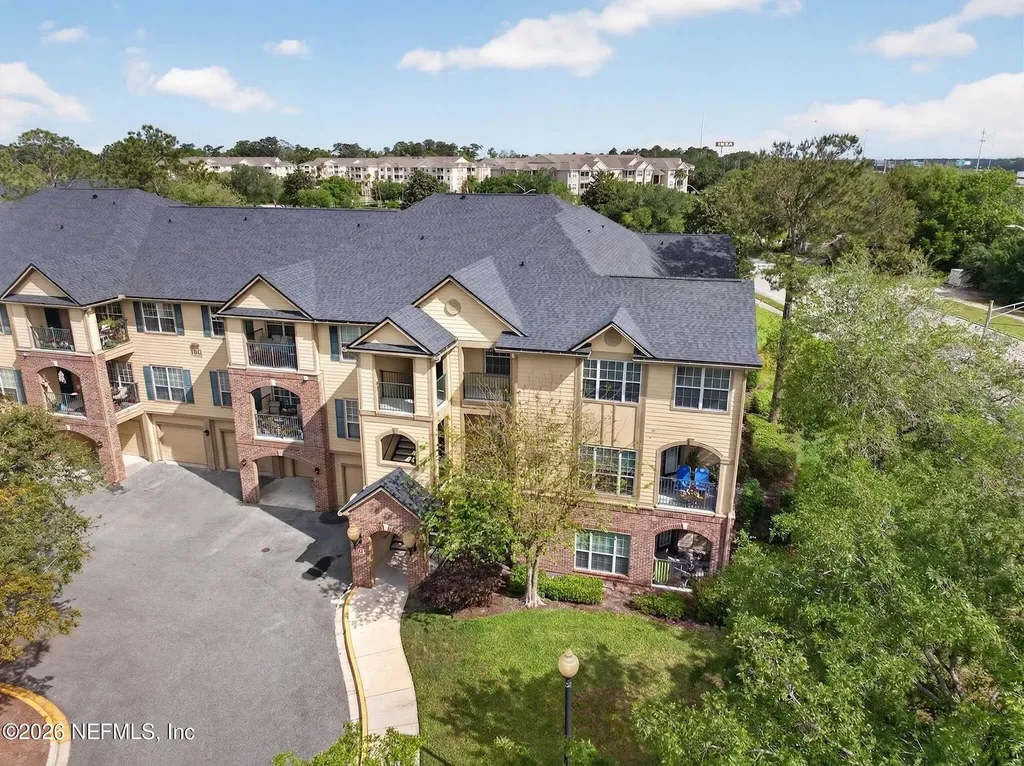 7800 Point Meadows Drive Jacksonville FL 32256