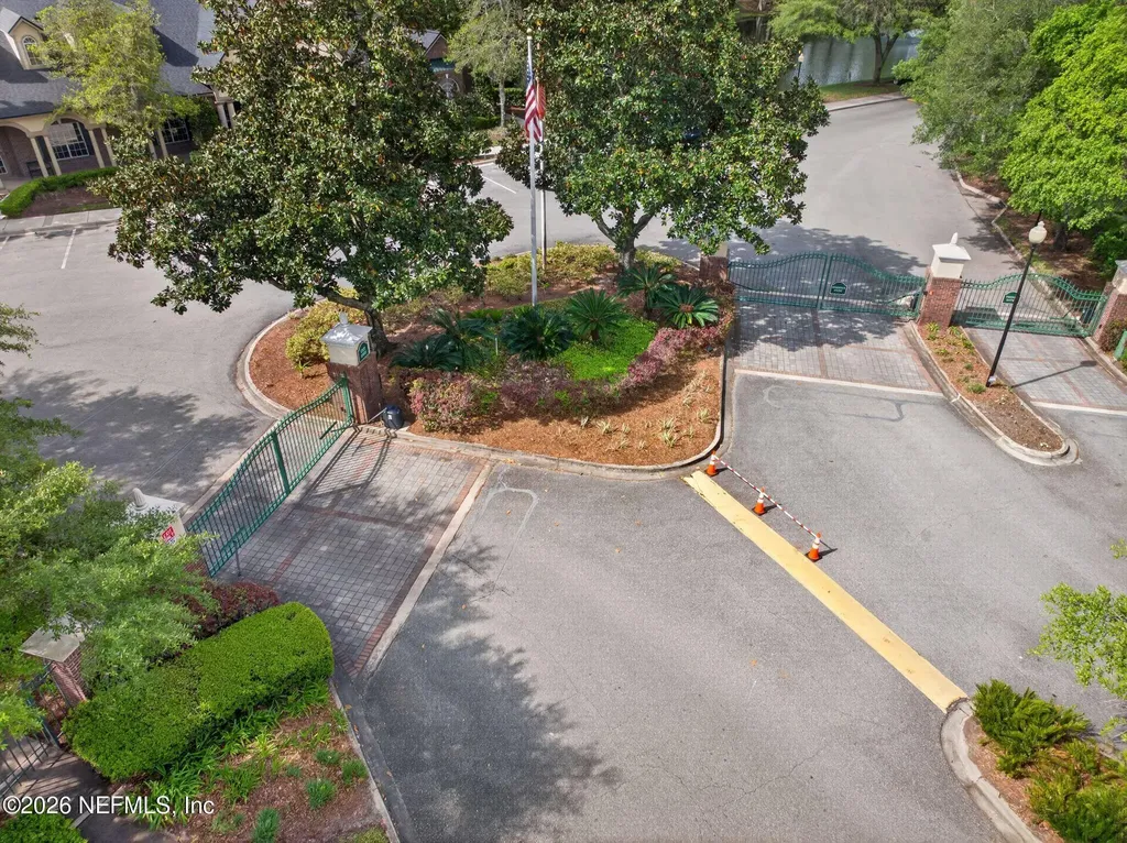 7800 Point Meadows Drive Jacksonville FL 32256