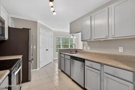 7800 Point Meadows Drive Jacksonville FL 32256