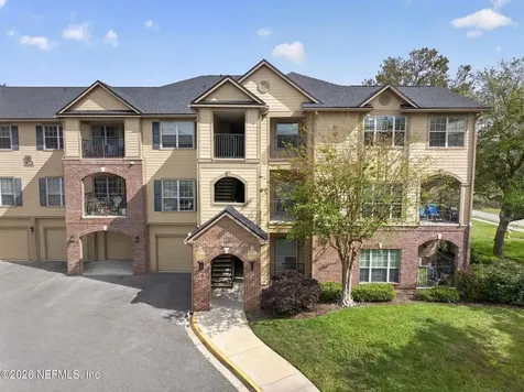 7800 Point Meadows Drive Jacksonville FL 32256