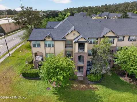 7800 Point Meadows Drive Jacksonville FL 32256
