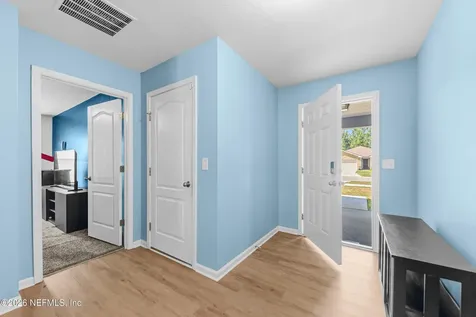 2432 Sea Palm Avenue Jacksonville FL 32218